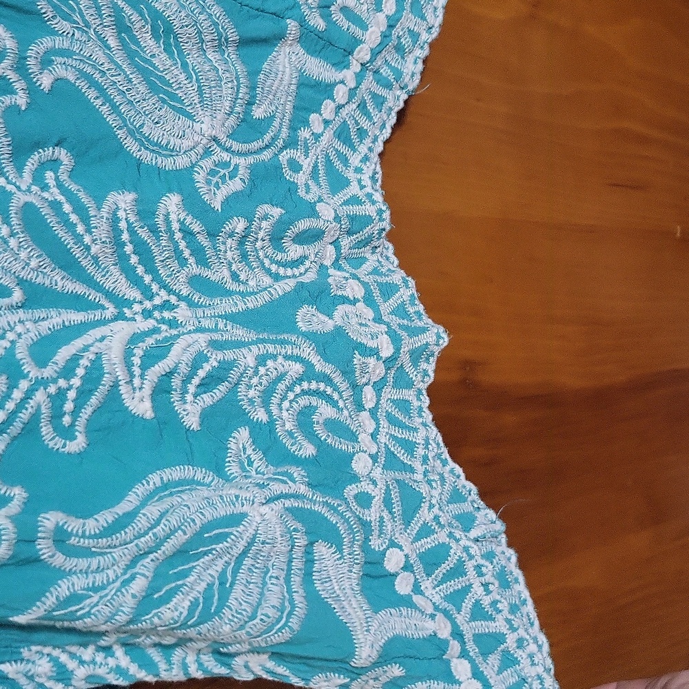 Size Large By Solitaire- Womens Emrboidered Top - Picture 2 of 9